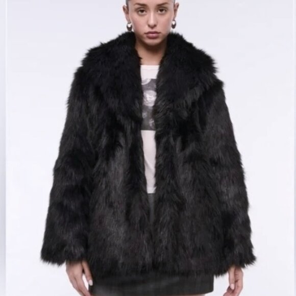 Abercromie & Fitch Jackets & Blazers - New w Tag  Abercrombie & Fitch  Faux Fur Shawl Jacket Coat Sleek Black Coat L